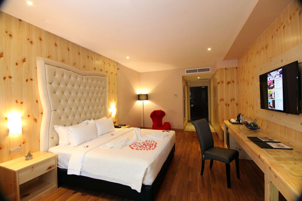 Vouk Hotel Suites, Penang George Town Exterior foto